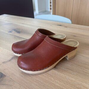 No. 6 brown leather Clogs
